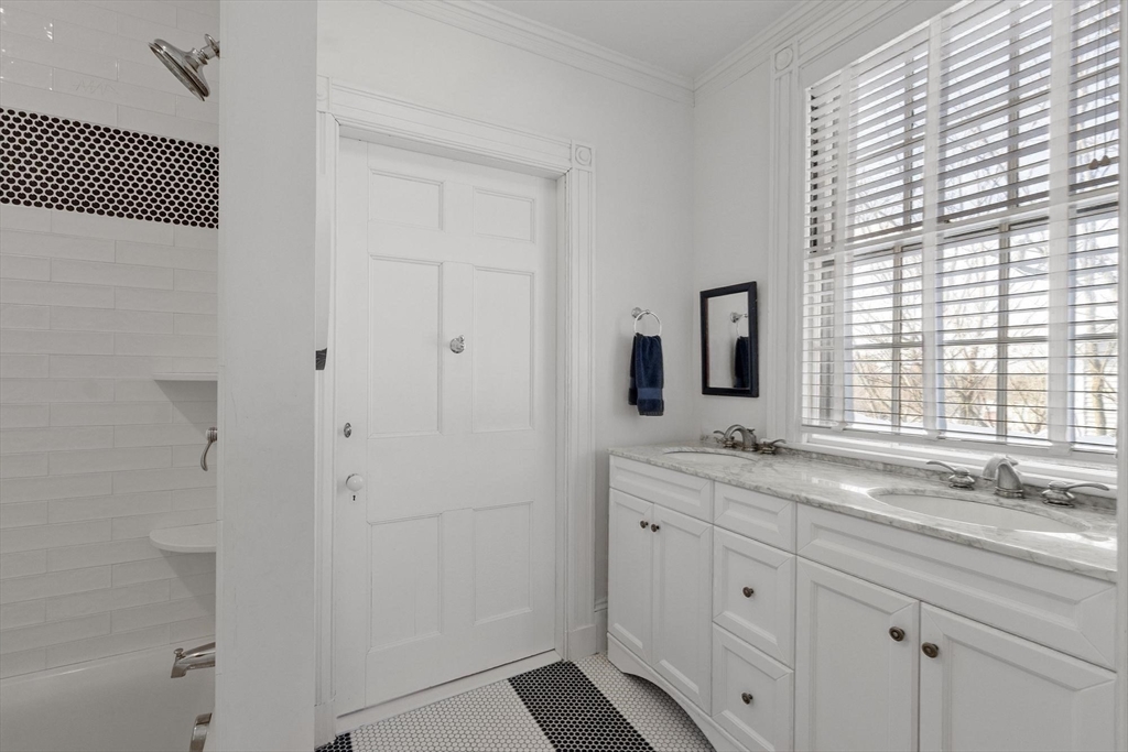 88 Johnson Street North Andover, MA 01845 - Photo 32 of 42