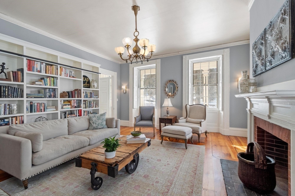 88 Johnson Street North Andover, MA 01845 - Photo 5 of 42