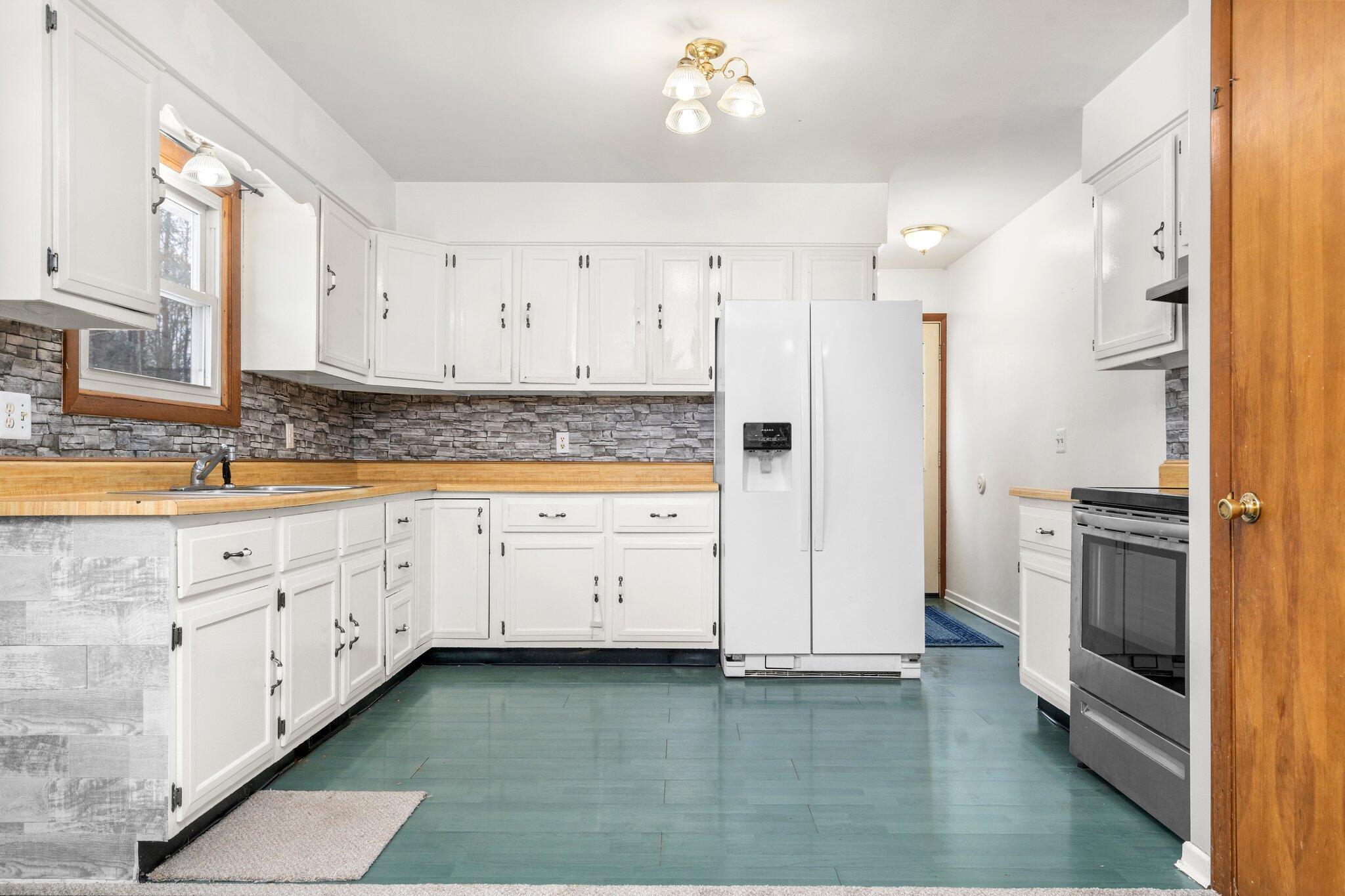 21547 Apache Pass Reed City, MI 49677 - Photo 5 of 15 8-web-or-mls-DSC03572