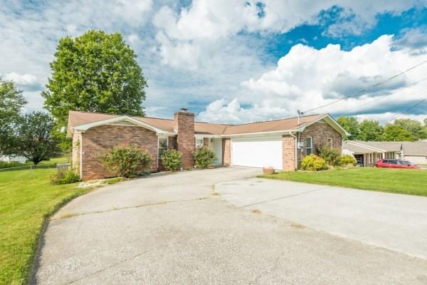 3909 Meredith Road Knoxville, TN 37921 - Photo 3 of 39 2
