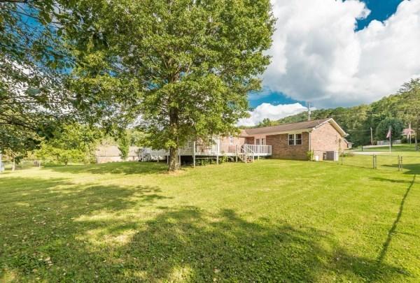 3909 Meredith Road Knoxville, TN 37921 - Photo 5 of 39 7