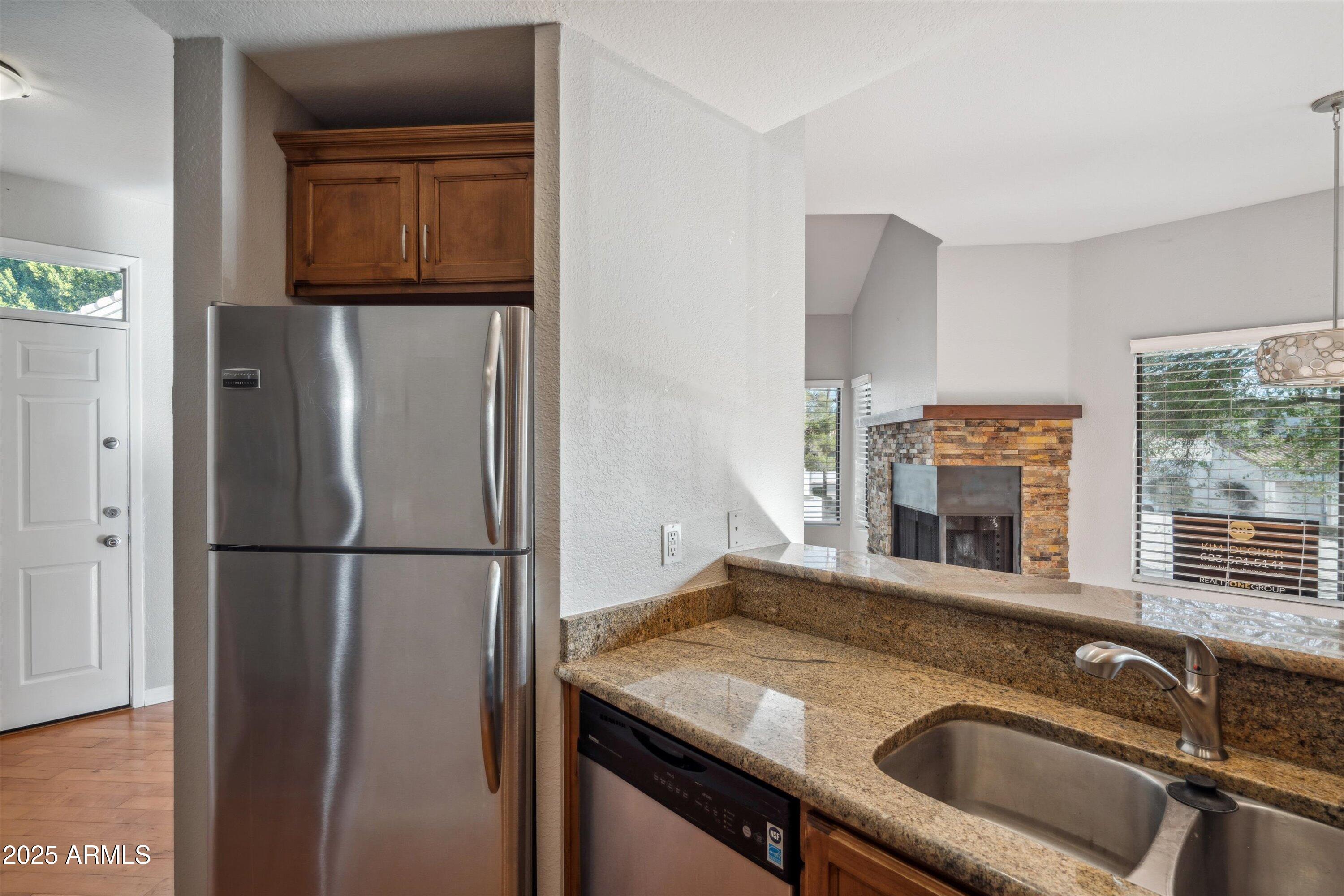 7101 West Beardsley Road, Unit 942 Glendale, AZ 85308 - Photo 10 of 20 Kitchen