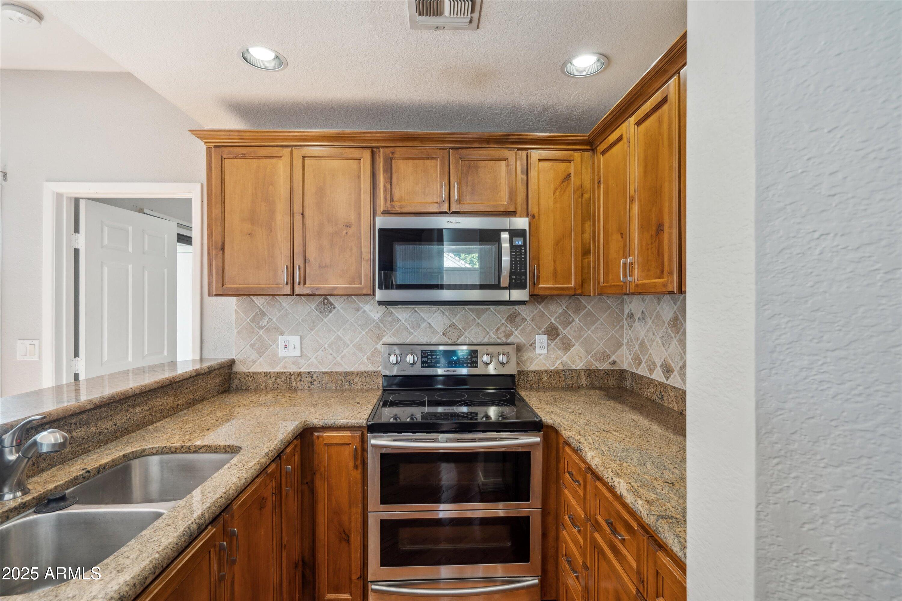 7101 West Beardsley Road, Unit 942 Glendale, AZ 85308 - Photo 2 of 20 Kitchen