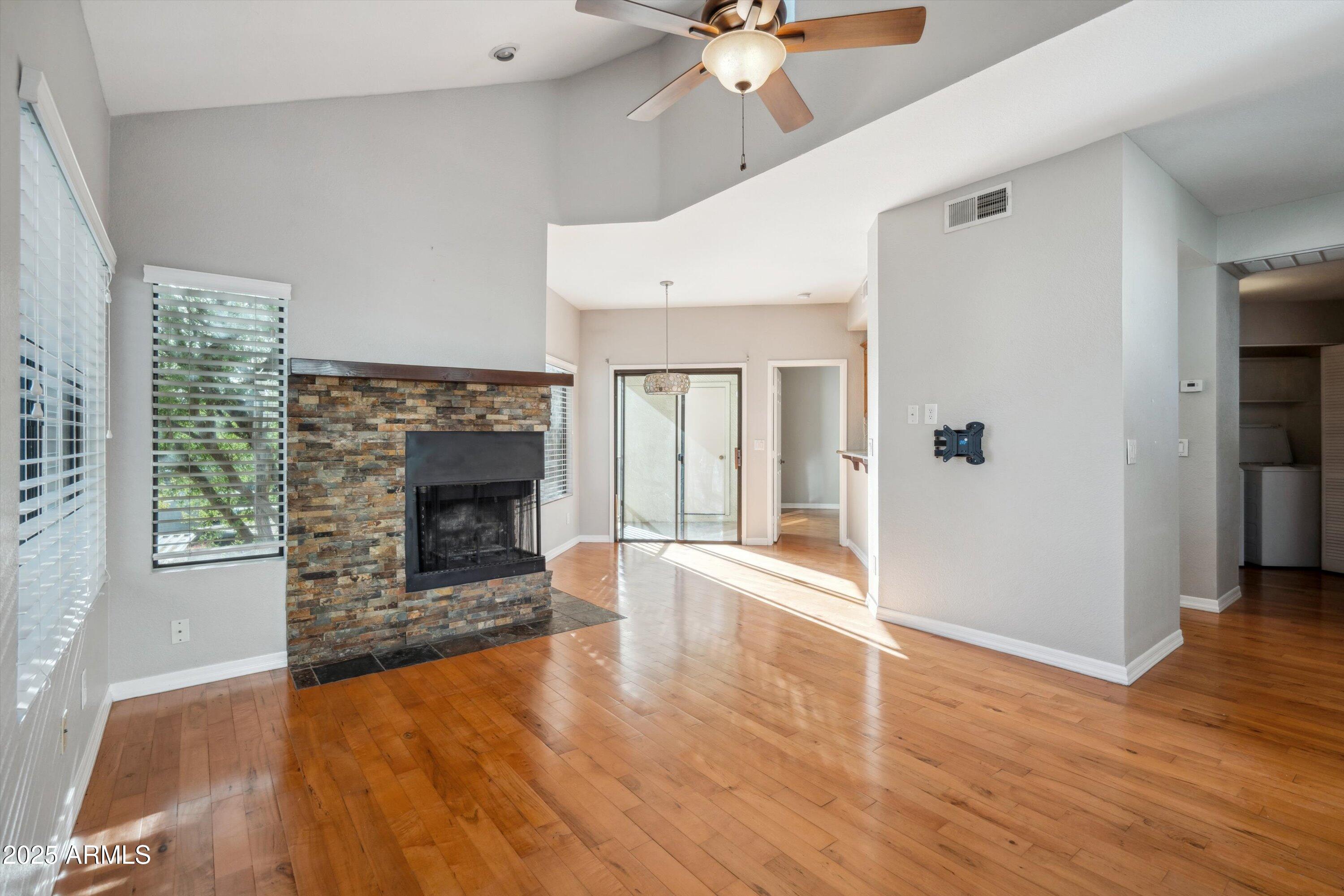 7101 West Beardsley Road, Unit 942 Glendale, AZ 85308 - Photo 8 of 20 Great Room