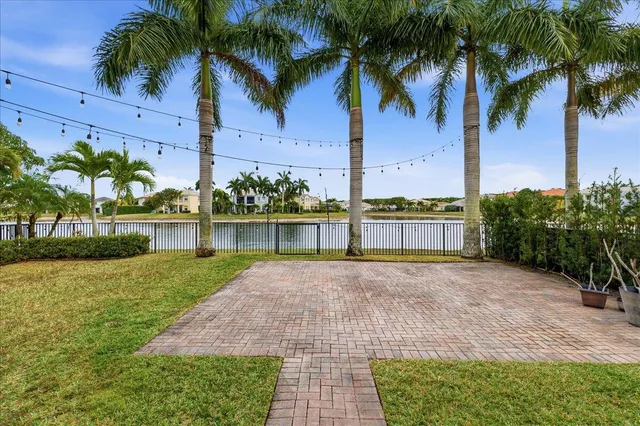 $739,000 | 9572 Phipps Lane, Wellington, FL 33414