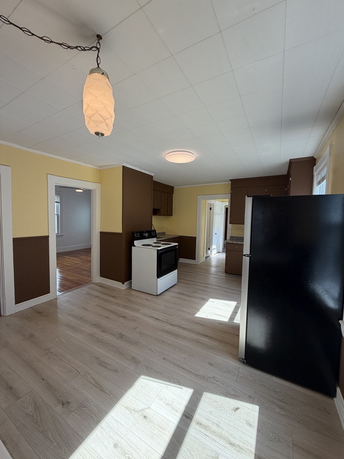 87 Howard Street, Unit 1 Waltham, MA 02451 - Photo 5 of 34 Gallery Image 5