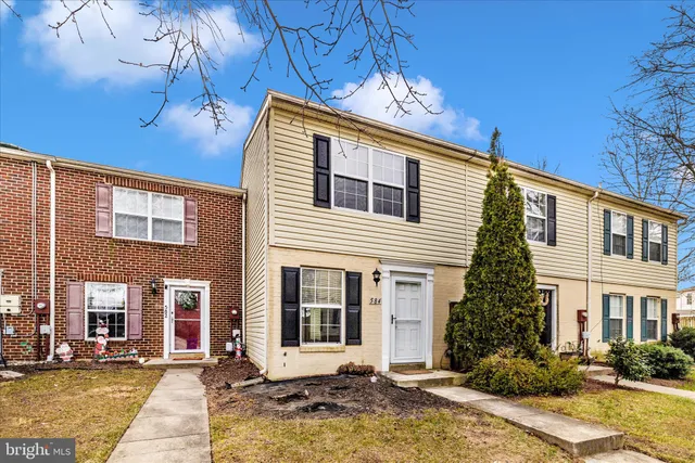 $2,300 | 584 Cotswold Court, Frederick, MD 21703