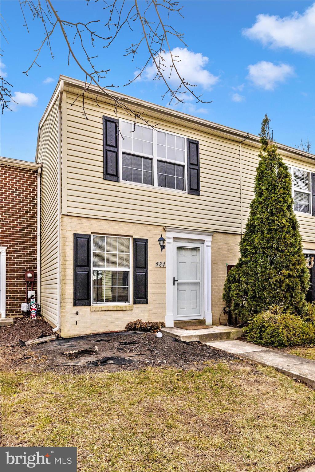 584 Cotswold Court Frederick, MD 21703 - Photo 2 of 45 0EK_0230