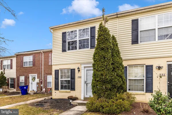 $2,300 | 584 Cotswold Court, Frederick, MD 21703
