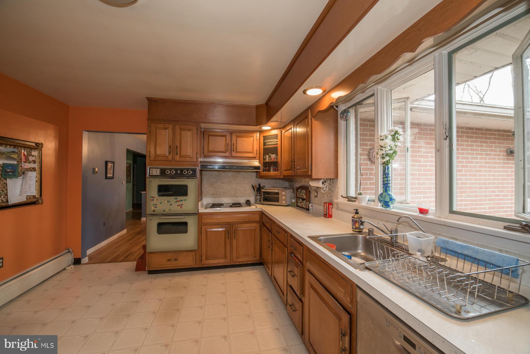 9809 Fox Hill Road Perry Hall, MD 21128 - Photo 7 of 20 Kitchen
