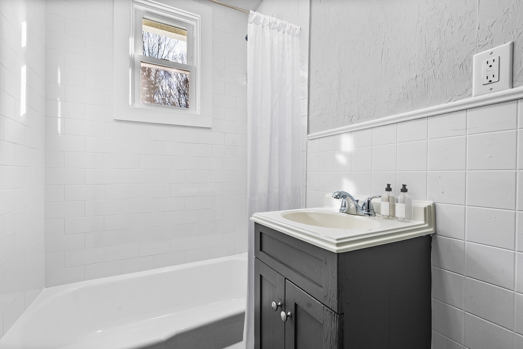 16 Maple Place Winchendon, MA 01475 - Photo 11 of 15