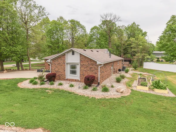 $340,000 | 504 Oak Blvd S Drive, Greenfield, IN 46140