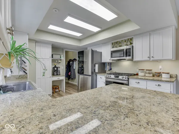 $340,000 | 504 Oak Blvd S Drive, Greenfield, IN 46140