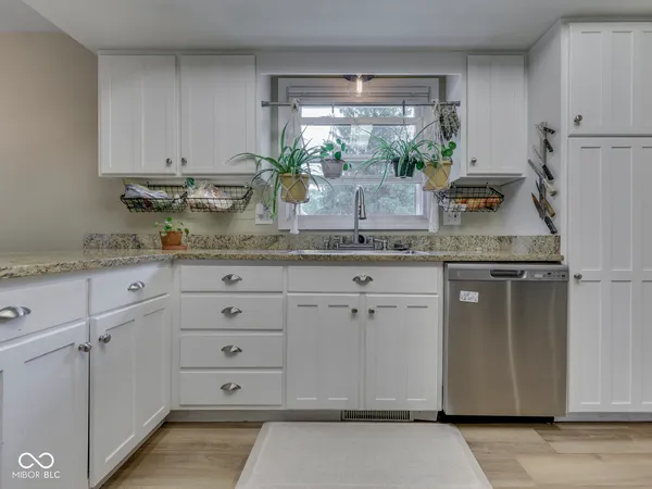 $340,000 | 504 Oak Blvd S Drive, Greenfield, IN 46140