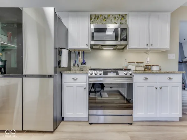 $340,000 | 504 Oak Blvd S Drive, Greenfield, IN 46140