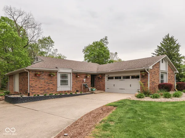 $340,000 | 504 Oak Blvd S Drive, Greenfield, IN 46140