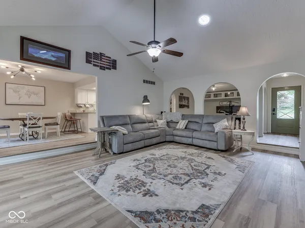 $340,000 | 504 Oak Blvd S Drive, Greenfield, IN 46140