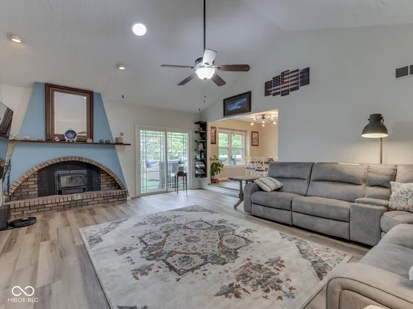 $340,000 | 504 Oak Blvd S Drive, Greenfield, IN 46140