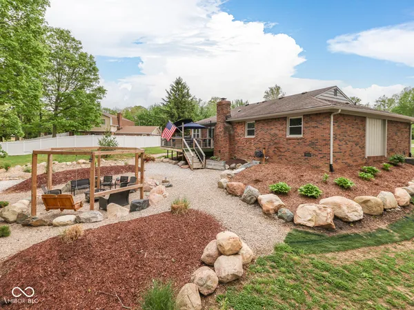 $340,000 | 504 Oak Blvd S Drive, Greenfield, IN 46140