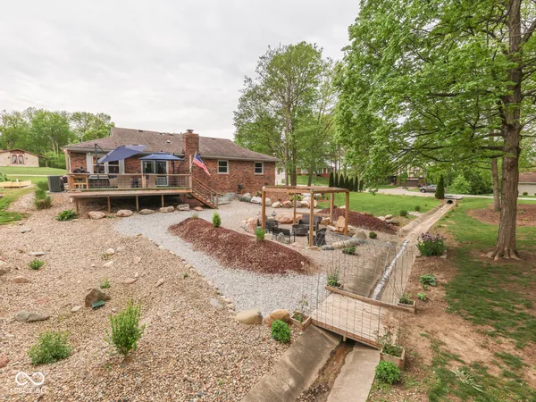 $340,000 | 504 Oak Blvd S Drive, Greenfield, IN 46140