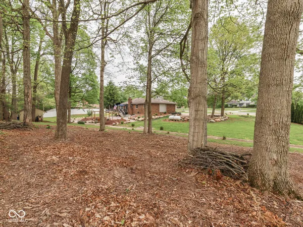 $340,000 | 504 Oak Blvd S Drive, Greenfield, IN 46140
