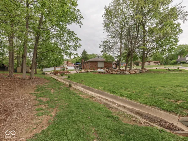 $340,000 | 504 Oak Blvd S Drive, Greenfield, IN 46140