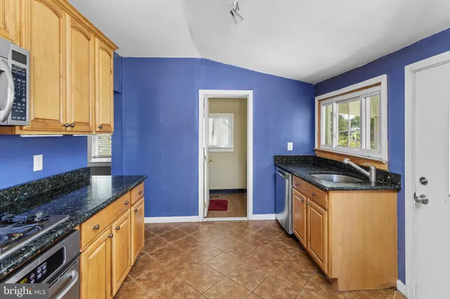 $372,500 | 28 West 3rd Street, Florence, NJ 08518