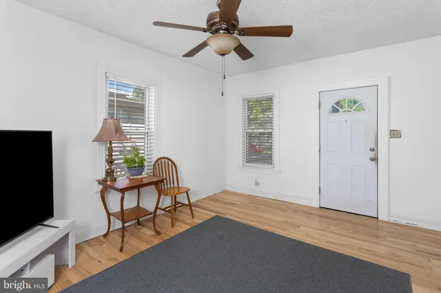 $372,500 | 28 West 3rd Street, Florence, NJ 08518