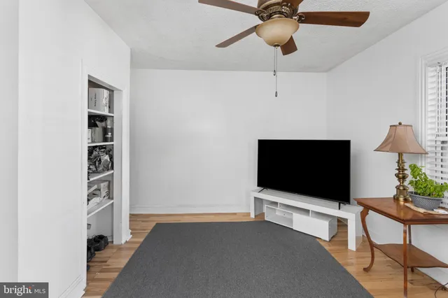 $372,500 | 28 West 3rd Street, Florence, NJ 08518