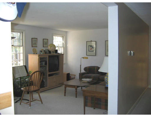 10 Olde Lantern Road Acton, MA 01720 - Photo 5 of 7