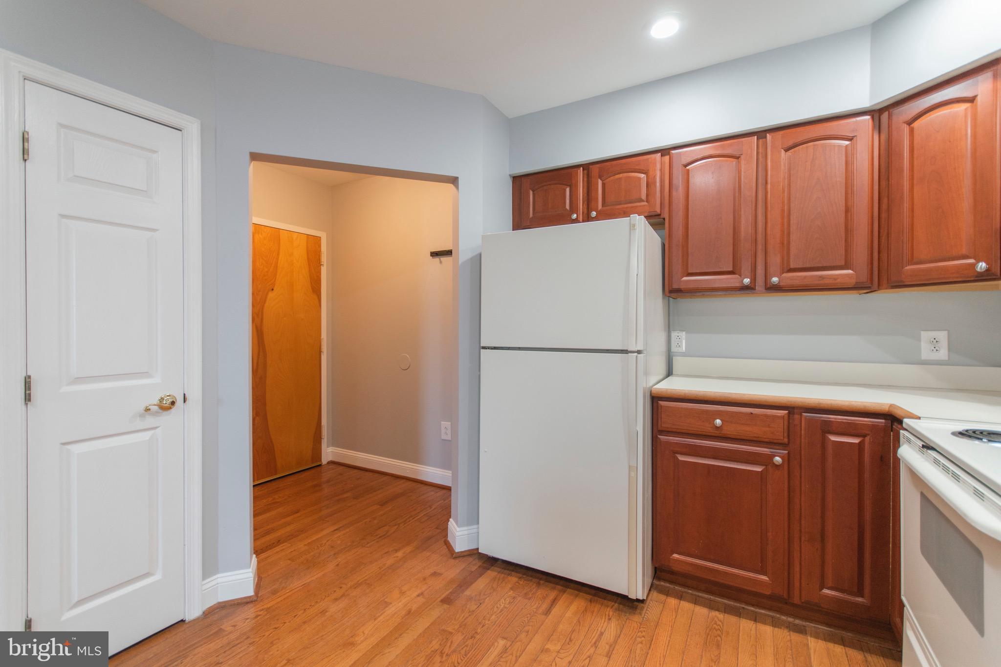 209 North 3rd Street, Unit 3B Philadelphia, PA 19106 - Photo 2 of 25