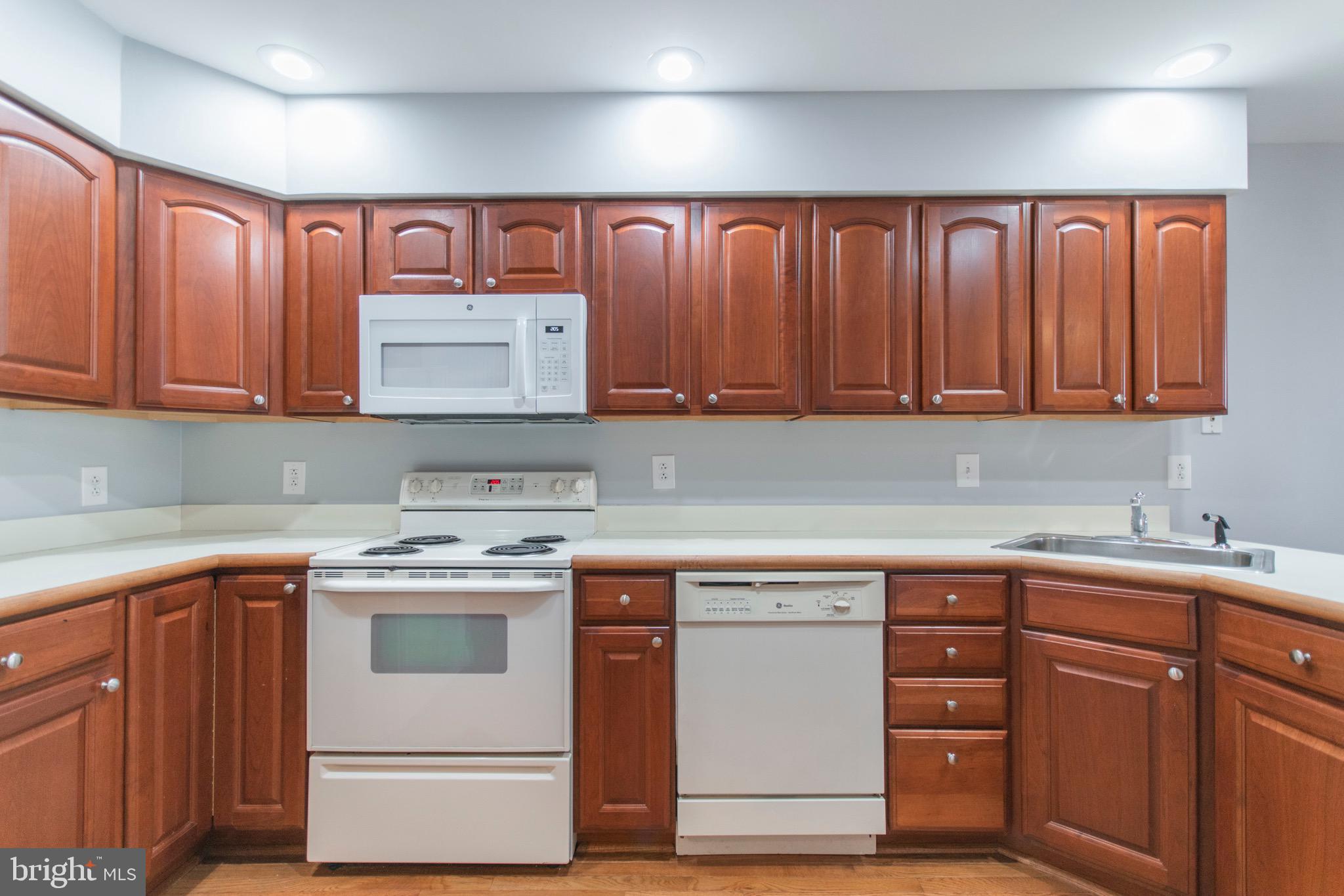 209 North 3rd Street, Unit 3B Philadelphia, PA 19106 - Photo 3 of 25