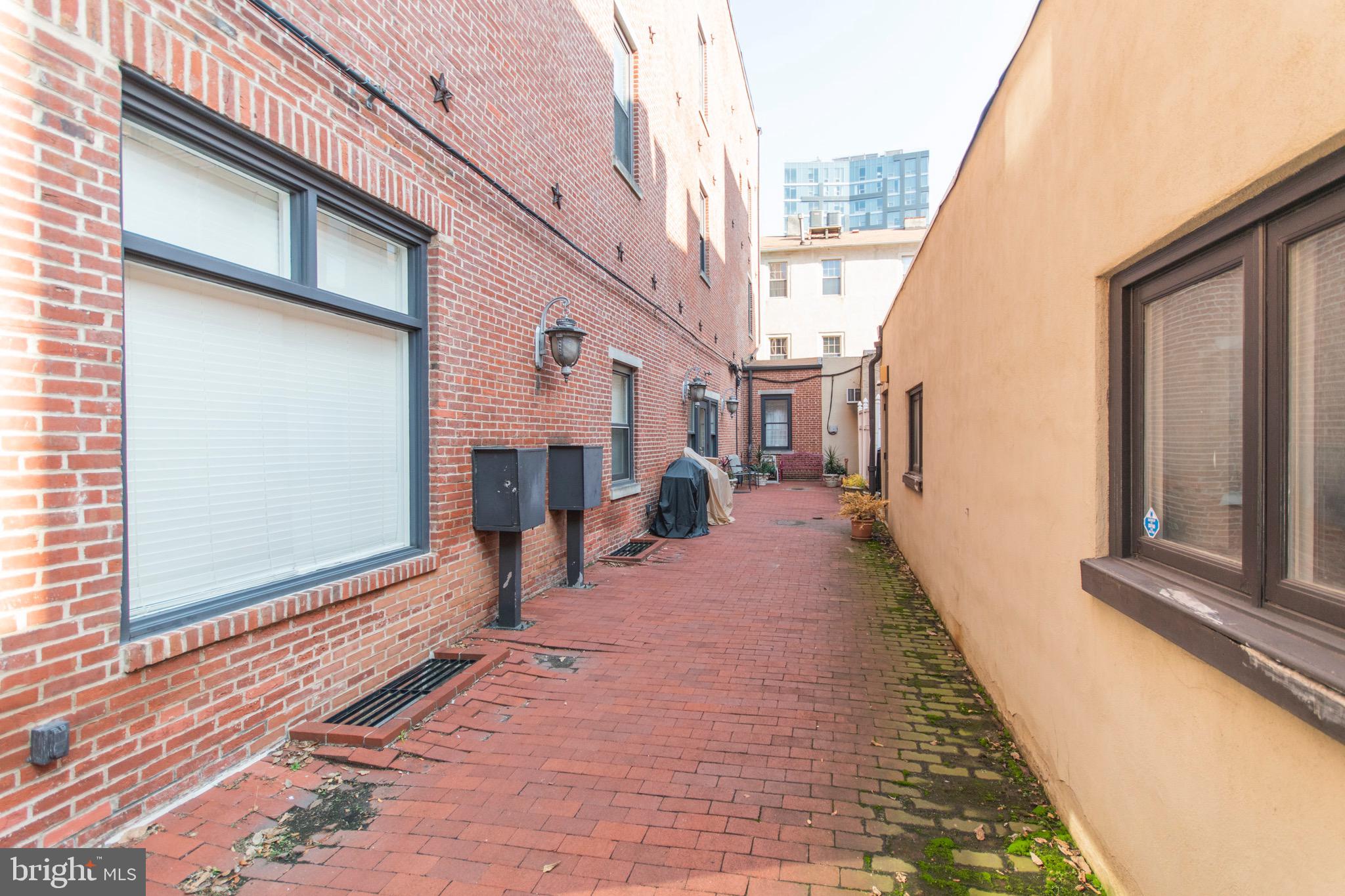 209 North 3rd Street, Unit 3B Philadelphia, PA 19106 - Photo 22 of 25