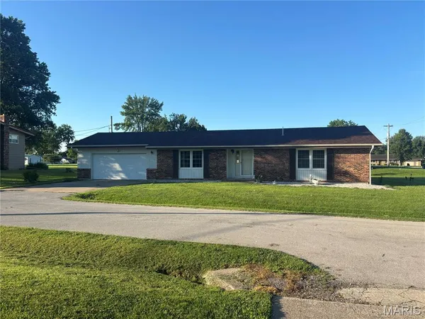 $169,900 | 107 Charles Street, Shelbina, MO 63468