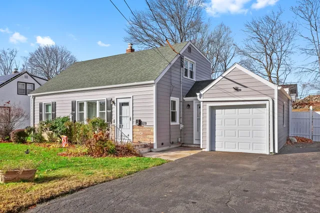 $379,000 | 275 Roger Williams Road, Bridgeport, CT 06610