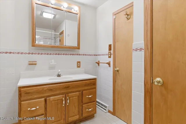 $379,900 | 8 Louise Drive, Latham, NY 12110