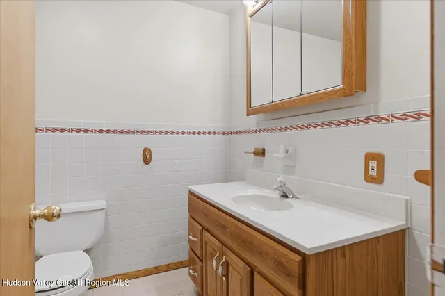 $379,900 | 8 Louise Drive, Latham, NY 12110