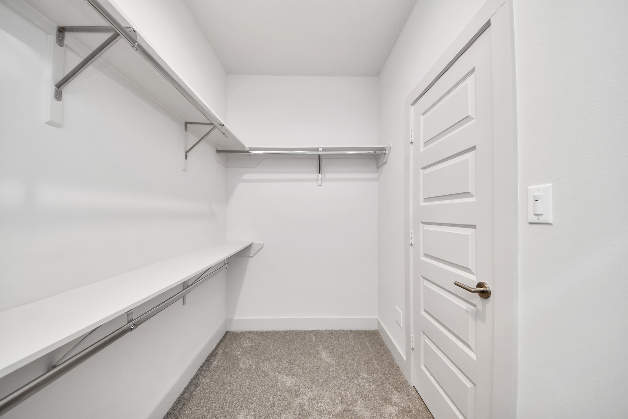 4011 Boho Lane Houston, TX 77045 - Photo 20 of 21 primary closet