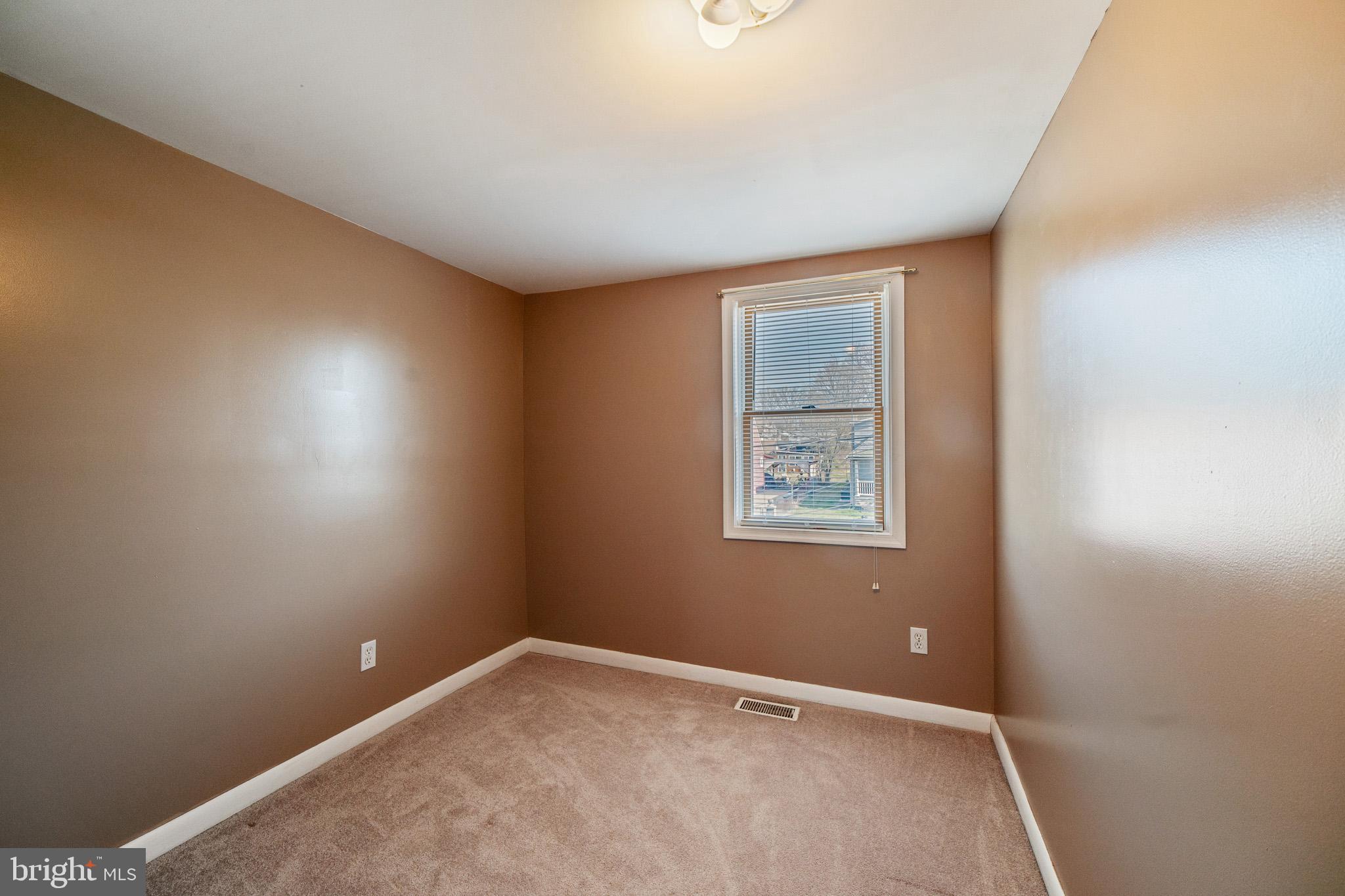 345 Stillwater Road Baltimore, MD 21221 - Photo 13 of 16