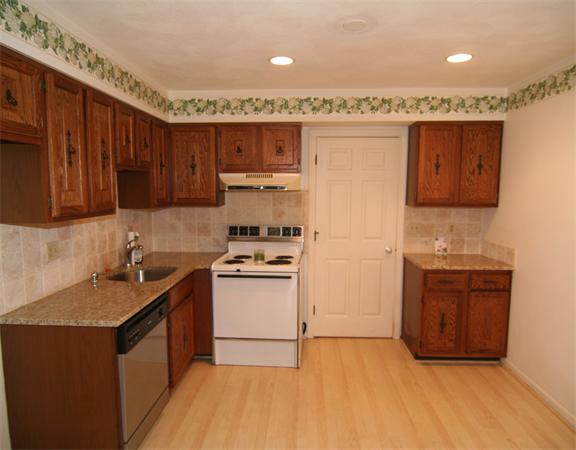 9 Country Club Road, Unit 9 Peabody, MA 01960 - Photo 4 of 14 Gallery Image 4