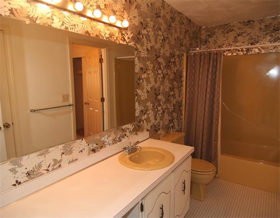 9 Country Club Road, Unit 9 Peabody, MA 01960 - Photo 6 of 14 Gallery Image 6