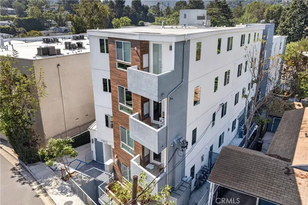 $875,000 | 11912 Laurelwood Drive, Unit 101, Studio City, CA 91604