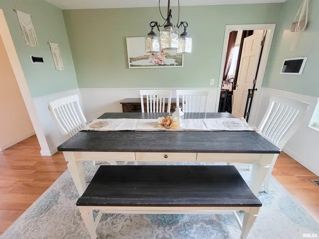 $189,900 | 16 Stone Forge Pike, Flora, IL 62839