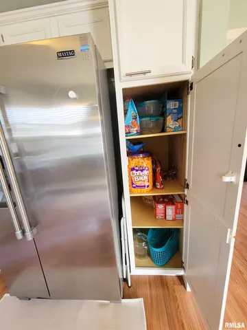 $189,900 | 16 Stone Forge Pike, Flora, IL 62839