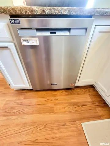 $189,900 | 16 Stone Forge Pike, Flora, IL 62839