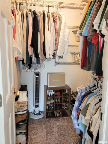 $189,900 | 16 Stone Forge Pike, Flora, IL 62839