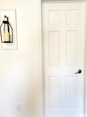 $189,900 | 16 Stone Forge Pike, Flora, IL 62839