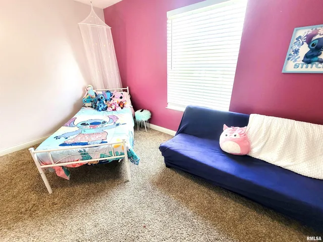 $189,900 | 16 Stone Forge Pike, Flora, IL 62839