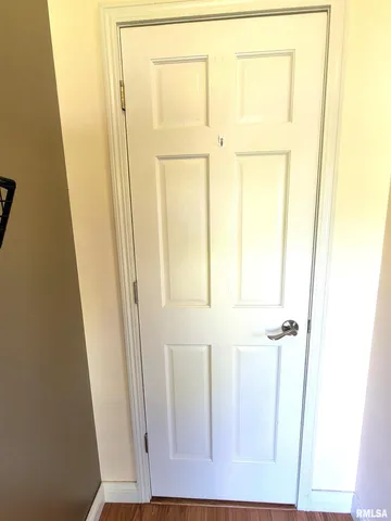 $189,900 | 16 Stone Forge Pike, Flora, IL 62839