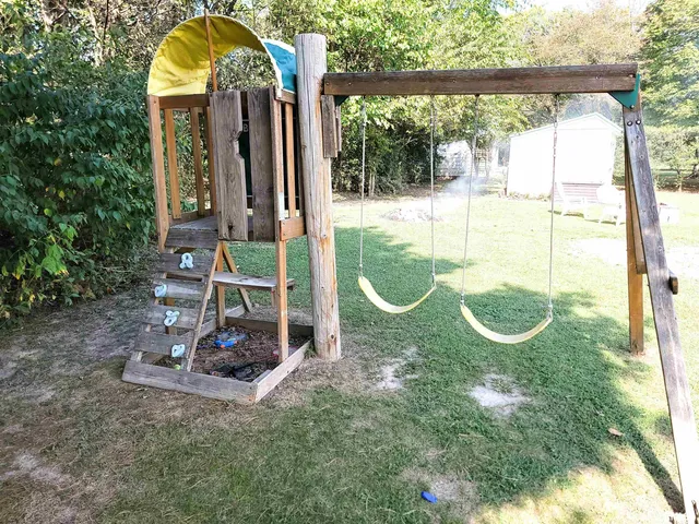 $189,900 | 16 Stone Forge Pike, Flora, IL 62839